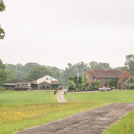 The Lazy Mare By The Water Villa Rugeley Bagian luar foto